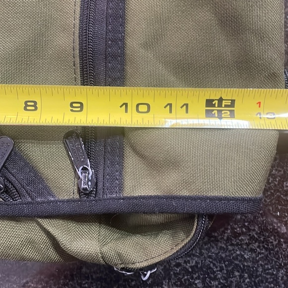 Manhatten Portage - Sling Messanger Bag - Navy/Black - Picture 9 of 11